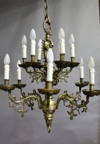 Luminaires Lustre - Lustre en bronze du XVIIe figurant la Vierge à l'enfant