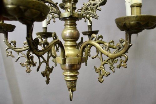 XVIIe siècle - Lustre en bronze du XVIIe figurant la Vierge à l'enfant