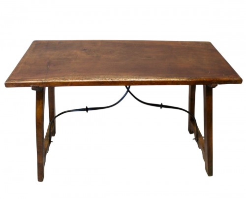 Table espagnole en Noyer et entretoise en fer forgé