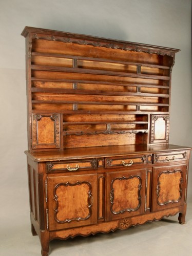Furniture  - A early 19th century two-part oak and ash burl Vaisselier