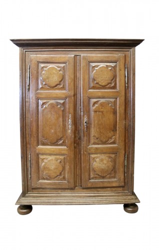 Armoire Louis XIII en chêne massif, petites proportions