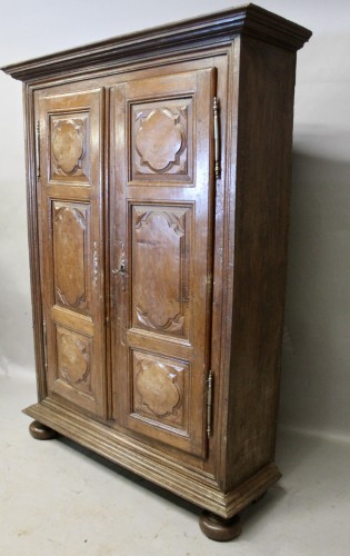 Armoire Louis XIII en chêne massif, petites proportions - Mobilier Style Louis XIII