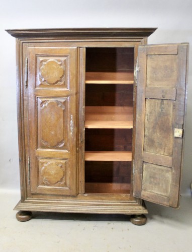 Armoire Louis XIII en chêne massif, petites proportions - Louis XIII