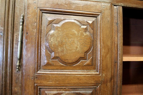 Antiquités - Armoire Louis XIII en chêne massif, petites proportions