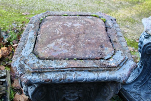  - Paire de socles en fonte XIXe pour vases Médicis ou statues