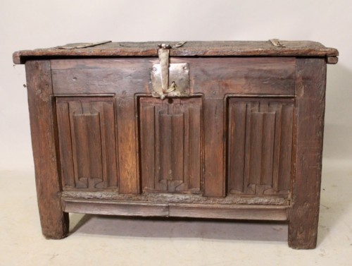 Furniture  - High Period Chest, Templar Mark 