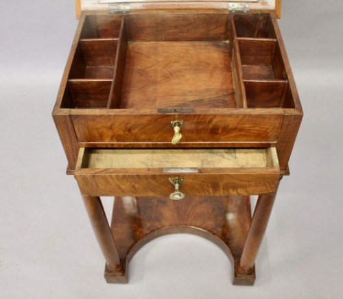 XIXe siècle - Travailleuse époque Empire en ronce de noyer