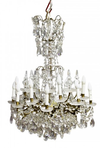 Important Lustre à pampilles à 16 bras de lumière