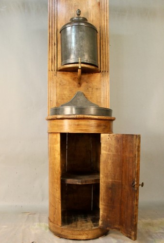 Louis XVI - Fontaine en étain sur bâtit Louis XVI