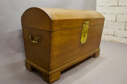 Mobilier Cabinet & Coffre - Coffre en chêne sur roulettes à dessus bombé XIXe
