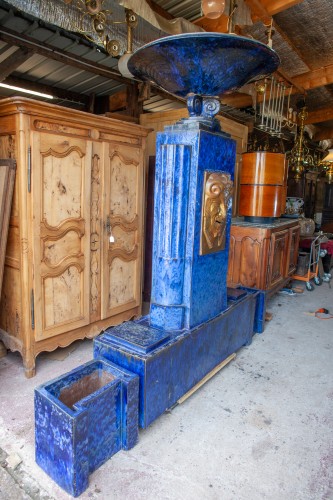 Matériaux & Architecture  - Monumentale fontaine Art déco en céramique vernissée vers 1930, signée E.R