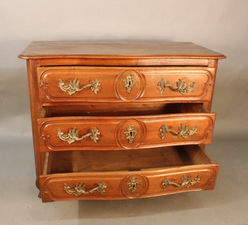 Mobilier Commode - Commode Lyonnaise XVIIIe en noyer