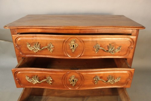 Louis XV - Commode Lyonnaise XVIIIe en noyer