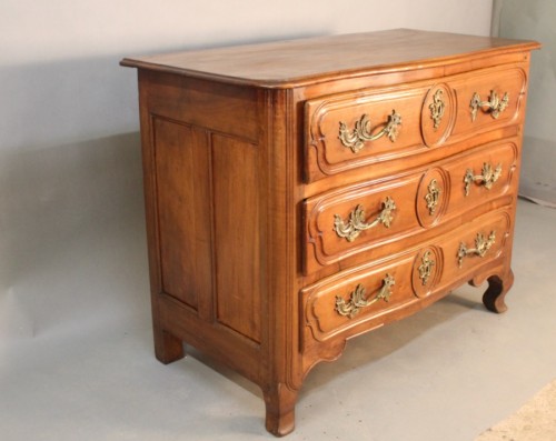 Antiquités - Commode Lyonnaise XVIIIe en noyer