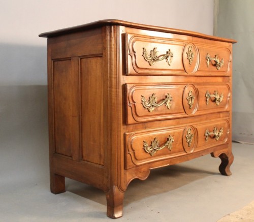 Antiquités - Commode Lyonnaise XVIIIe en noyer