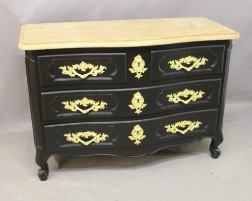 Curved Chest Of Drawers With A Black Finish  - Furniture Style 