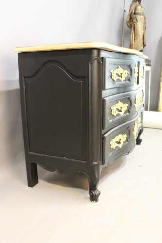 Antiquités - Curved Chest Of Drawers With A Black Finish 