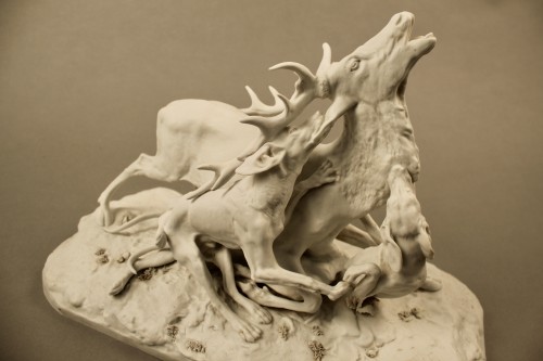 Céramiques, Porcelaines  - Cerf attaqué par trois chiens - Pierre Jules Mène (1810-1879)