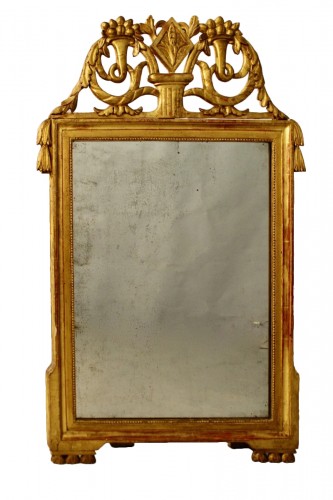 Miroir à fronton en bois doré fin XVIIIe siècle
