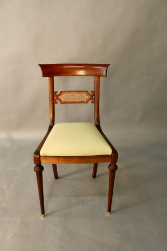 XXe siècle - Suite de 6 chaises en acajou de la marque Pierrefeu