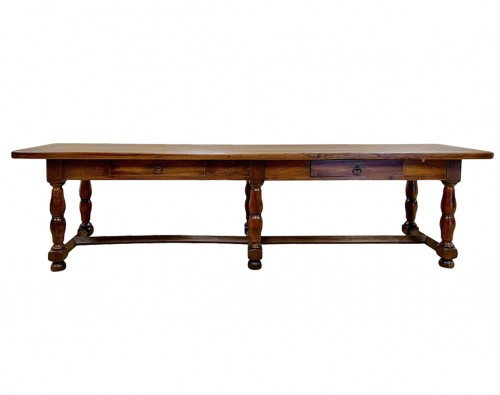 Grande table de communauté en noyer XVIIIe