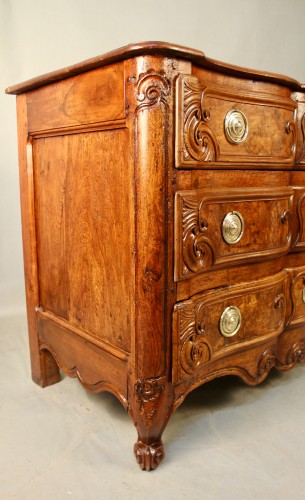 XVIIIe siècle - Commode arbalète galbée bressane XVIIIe