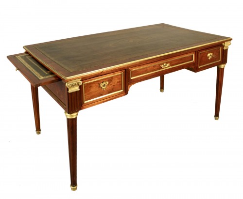 Louis XVI style Bureau plat with tirettes, 19th century