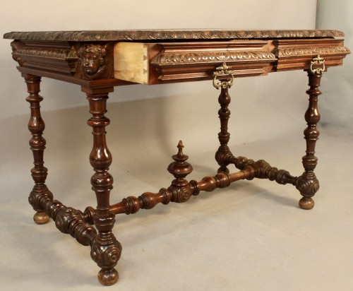 XIXe siècle - Table à écrire en  noyer à décor de Putti fin 19e