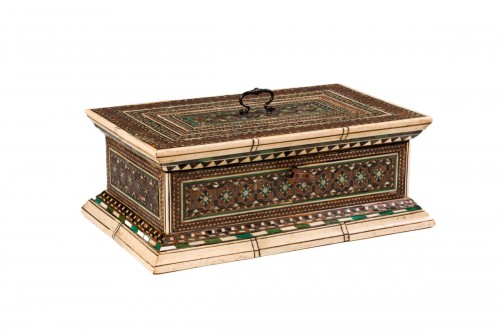 Coffret en marqueterie d'os et de corne teinté, ateliers Embriach, XVe siècle