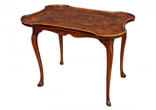 Small table in thuja burl