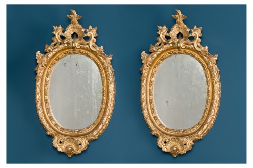 Paire de miroirs Napolitain ovales en bois doré XVIIIe - Miroirs, Trumeaux Style Louis XVI