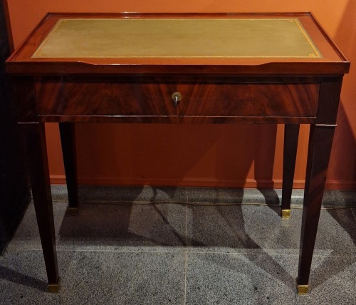 Petite table bureau en acajou à divers usages - Mobilier Style 