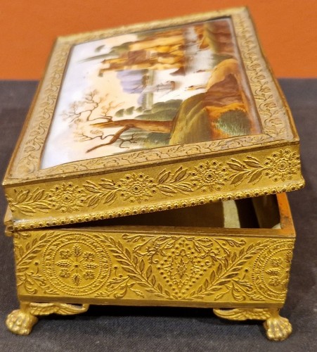 Charles X jewelry box in bronze and porcelain - Objects of Vertu Style Restauration - Charles X