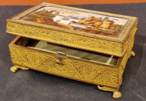 Charles X jewelry box in bronze and porcelain - 