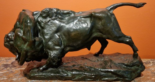 Lioness attacking a buffalo - Georges GARDET (1863-1939) - Sculpture Style 