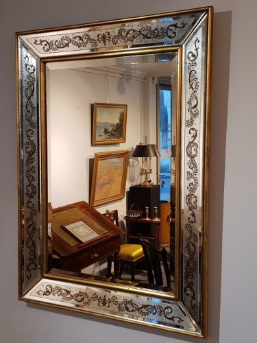 XIXe siècle - Grand miroir, cadre en verre églomisé XIXe siècle