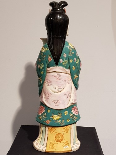 XIXe siècle - Statue chinoise en porcelaine émaillée fin XIXe siècle