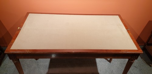 XVIIIe siècle - Longue table à jeu Louis XVI