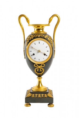 A Louis-Philippe gilt-bronze and crystal-cut mantel clock, circa 1840, Pendule en cristal taillé et bronze doré d'époque Louis-Philippe, vers 1840, Design 17/20: Furniture and Works of Art, 2023