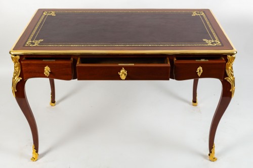 A Napoleon III Desk in Louis XV Style - Napoléon III