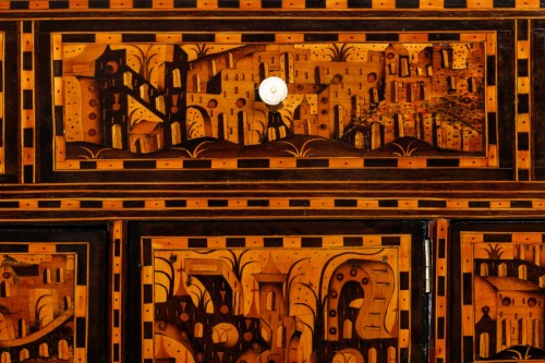 Mobilier Cabinet & Coffre - Cabinet en marqueterie, travail d'Augsbourg du XVIIe siècle