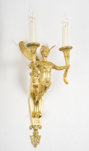 Paire d'appliques à décor de cariatides ailées, d'époque Empire - Luminaires Style Empire