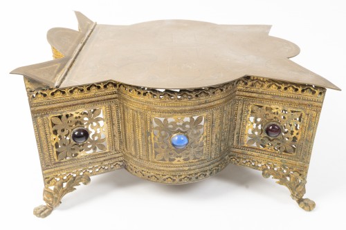 Art sacré, objets religieux  - Pupitre d'autel ou Thabor de style néogothique XIXe siècle