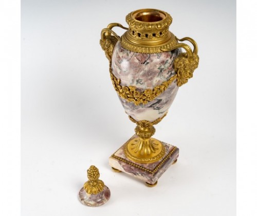 Antiquités - Pair Of Napoleon III Marble And Gilded Bronze Cassolettes