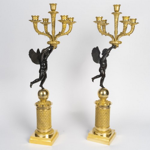 XIXe siècle - Grande paire de candélabres d'époque Empire en bronze doré et patiné