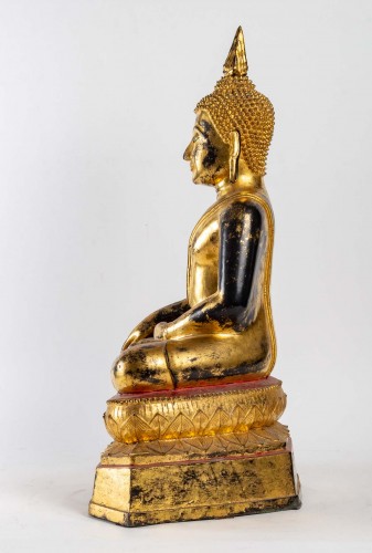 Antiquités - A gilt lacquered bronze Buddha