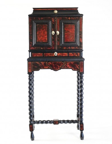 A 17th century Flemish cabinet - Furniture Style 