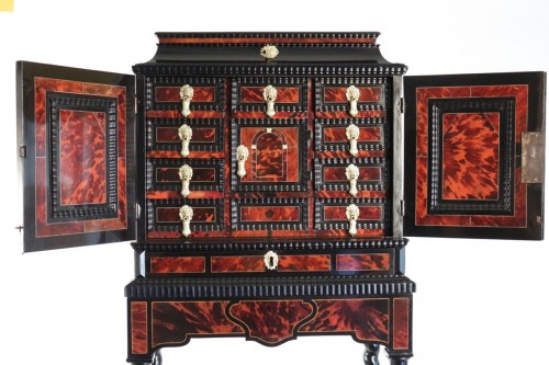 XVIIe siècle - Cabinet flamand du XVIIe siècle