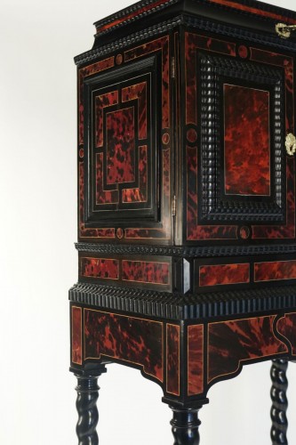 Antiquités - Cabinet flamand du XVIIe siècle