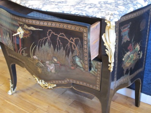 Antiquités - A Napoleon III period commode.